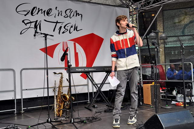 Zu_Tisch   086.jpg